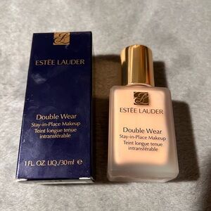 Estee Lauder Double Wear Foundation - Pure Beige
